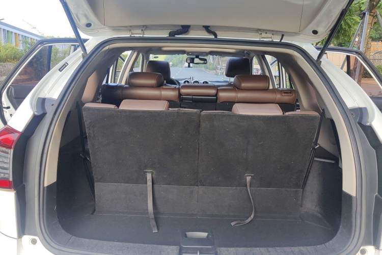 Used BYD S7 2017 2.0T Automatic Luxury Model Interior 6