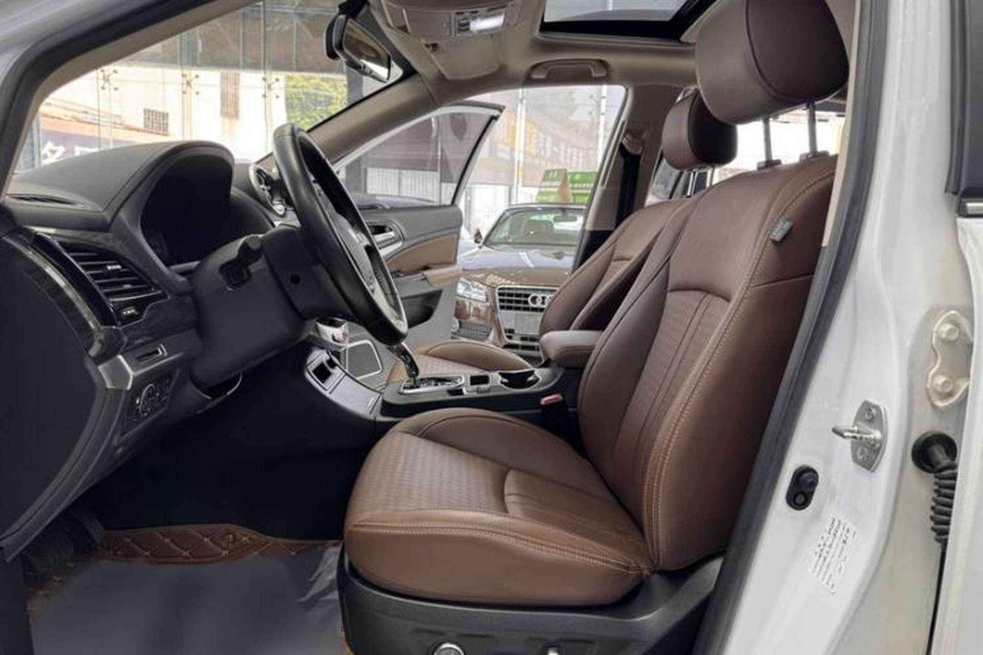 Used BYD S7 2017 2.0T Automatic Luxury Model Interior 7
