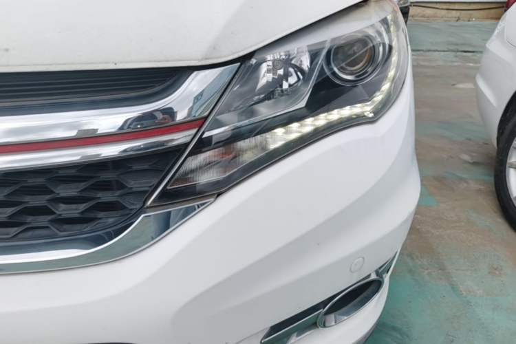 Used BYD S7 2017 2.0T Automatic Prestige Edition Left Front Headlight