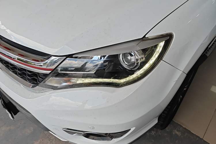 Used BYD S7 2017 2.0T Automatic Prestige Edition Left Front Headlight
