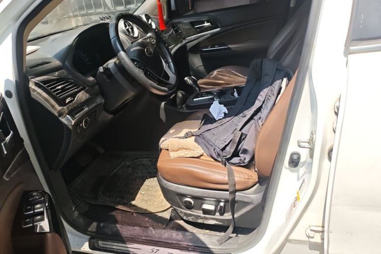 Used BYD S7 2017 2.0T Automatic Prestige Edition Left Front Seat