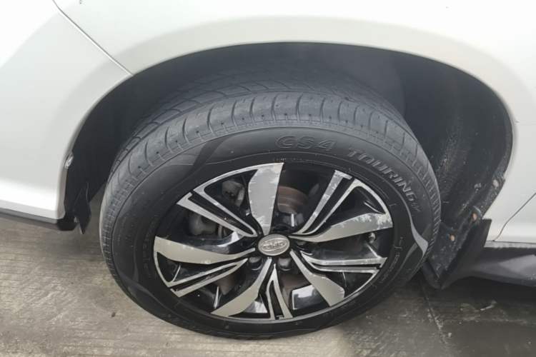 Used BYD S7 2017 2.0T Automatic Prestige Edition Left Front Wheel Hub