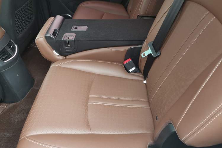 Used BYD S7 2017 2.0T Automatic Prestige Edition Left Rear Seat