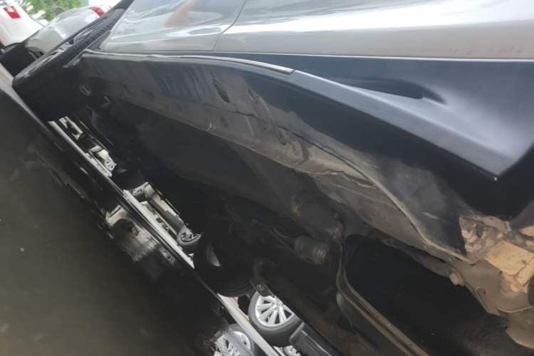 Used BYD S7 2017 2.0T Automatic Prestige Edition Left Side Sill