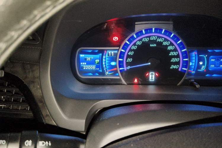 Used BYD S7 2017 2.0T Automatic Prestige Edition Odometer Close Up