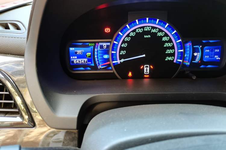 Used BYD S7 2017 2.0T Automatic Luxury Model Odometer Close Up