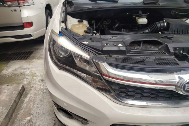 Used BYD S7 2017 2.0T Automatic Prestige Edition Right Front Headlight