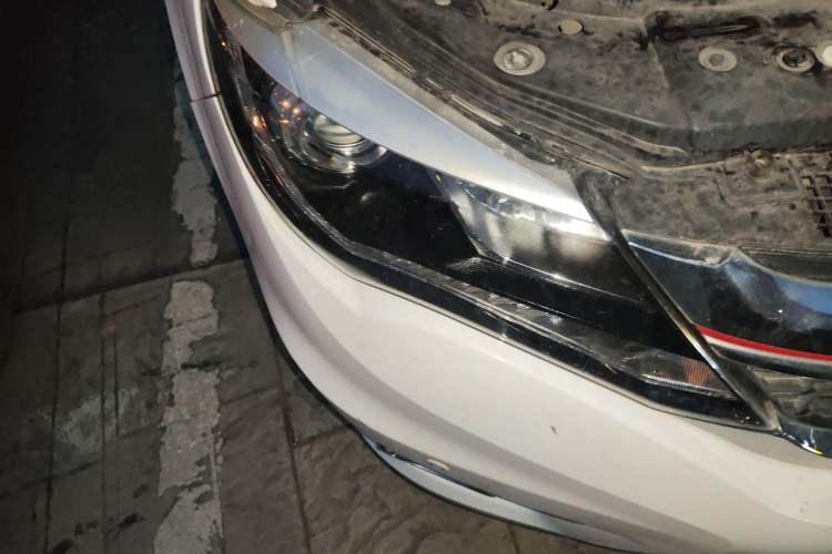 Used BYD S7 2017 2.0T Automatic Luxury Model Right Front Headlight