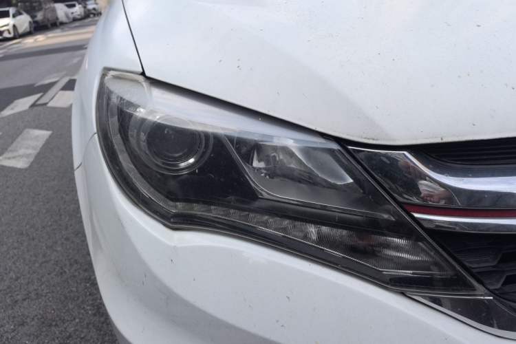 Used BYD S7 2017 2.0T Automatic Prestige Edition Right Front Headlight