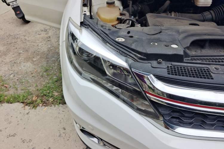 Used BYD S7 2017 2.0T Automatic Prestige Edition Right Front Headlight