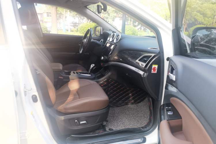 Used BYD S7 2017 2.0T Automatic Prestige Edition Right Front Seat
