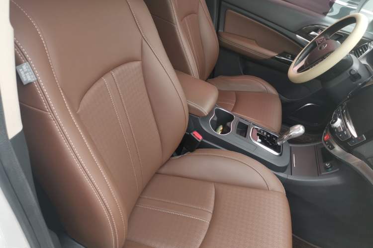Used BYD S7 2017 2.0T Automatic Prestige Edition Right Front Seat