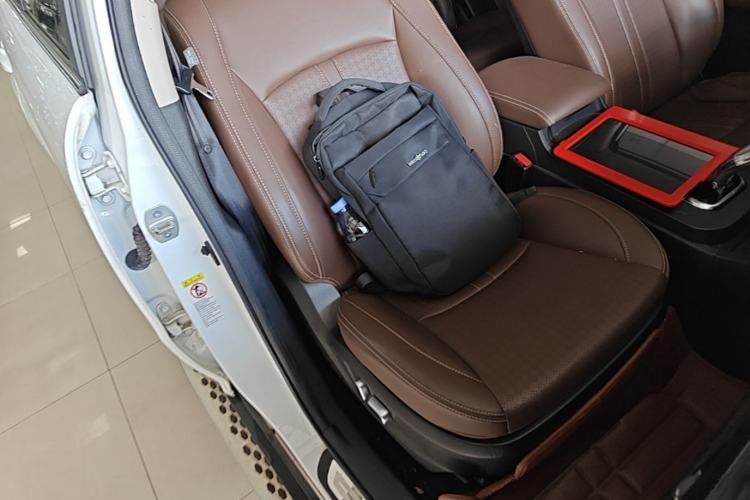 Used BYD S7 2017 2.0T Automatic Prestige Edition Right Front Seat