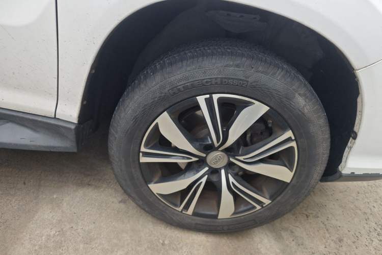 Used BYD S7 2017 2.0T Automatic Prestige Edition Right Front Wheel Hub