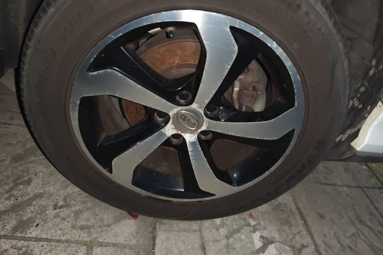 Used BYD S7 2017 2.0T Automatic Luxury Model Right Front Wheel Hub