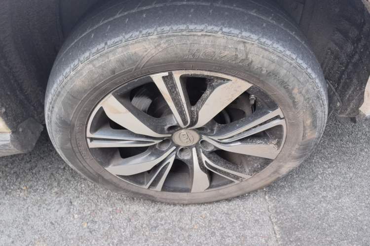 Used BYD S7 2017 2.0T Automatic Prestige Edition Right Front Wheel Hub