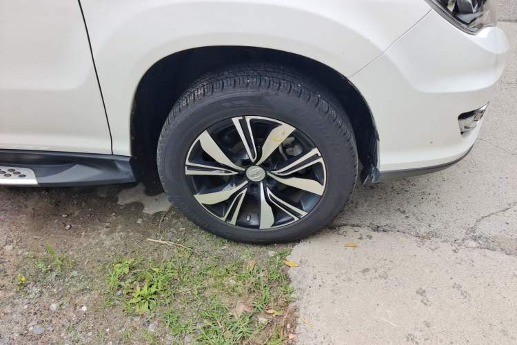 Used BYD S7 2017 2.0T Automatic Prestige Edition Right Front Wheel Hub