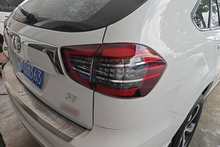 Used BYD S7 2017 2.0T Automatic Luxury Model Right Rear Taillight