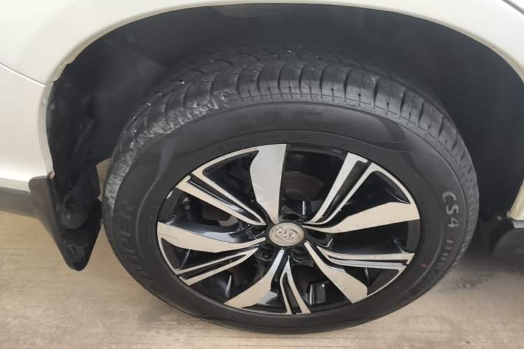 Used BYD S7 2017 2.0T Automatic Prestige Edition Right Rear Wheel Hub