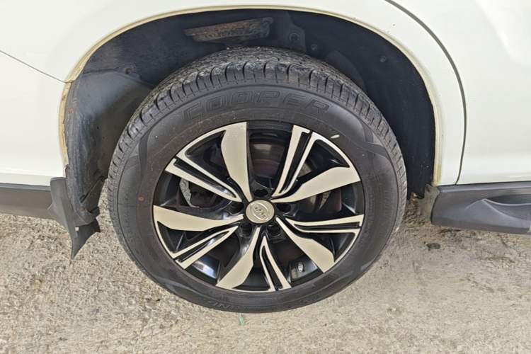 Used BYD S7 2017 2.0T Automatic Prestige Edition Right Rear Wheel Hub