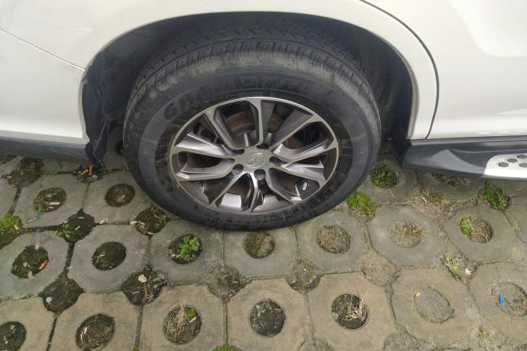 Used BYD S7 2017 1.5T Manual Luxury Model Right Rear Wheel Hub