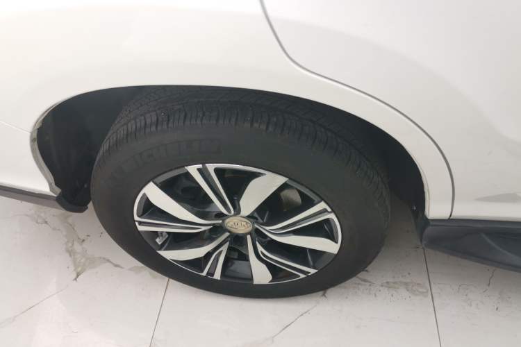 Used BYD S7 2017 2.0T Automatic Prestige Edition Right Rear Wheel Hub