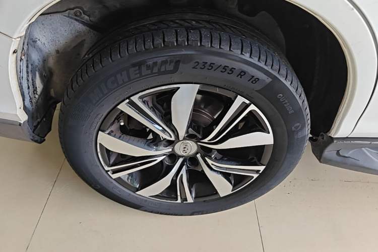 Used BYD S7 2017 2.0T Automatic Prestige Edition Right Rear Wheel Hub