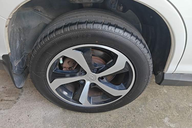 Used BYD S7 2017 2.0T Automatic Luxury Model Right Rear Wheel Hub