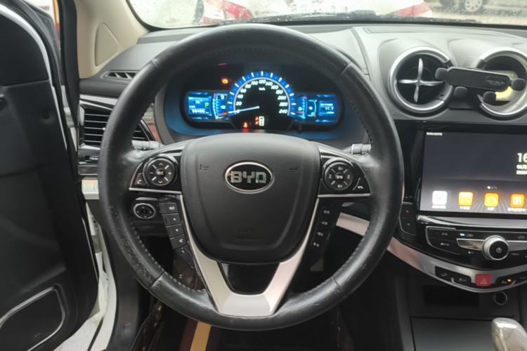 Used BYD S7 2017 2.0T Automatic Prestige Edition Steering Wheel