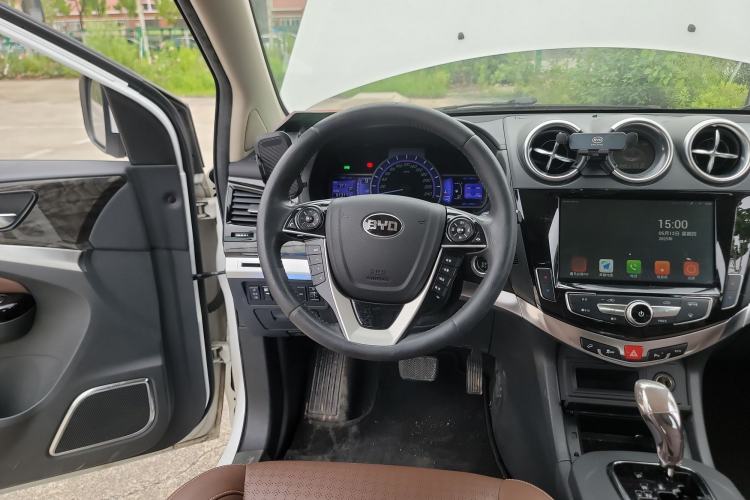 Used BYD S7 2017 2.0T Automatic Prestige Edition Steering Wheel