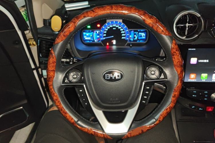 Used BYD S7 2017 2.0T Automatic Prestige Edition Steering Wheel