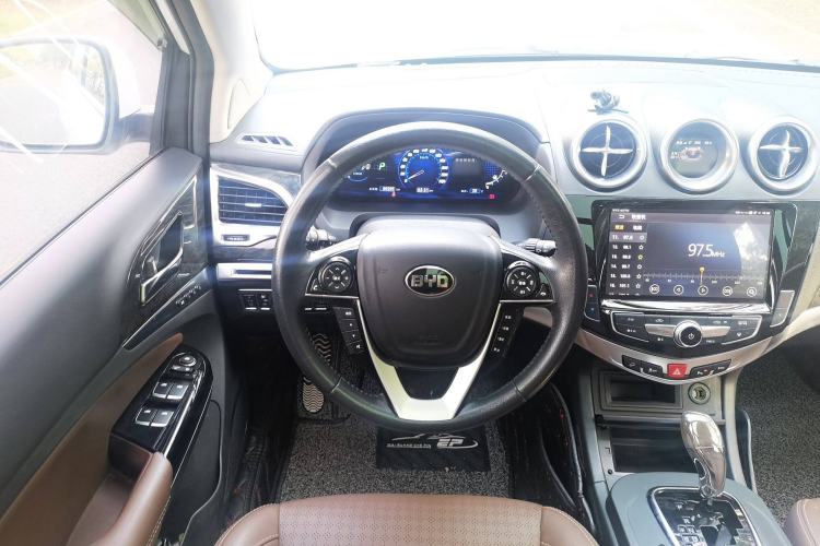 Used BYD S7 2017 2.0T Automatic Prestige Edition Steering Wheel