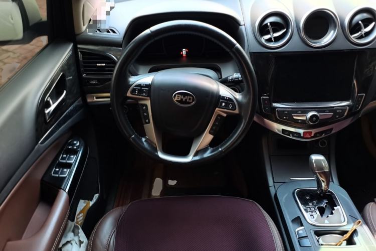 Used BYD S7 2017 2.0T Automatic Luxury Model Steering Wheel