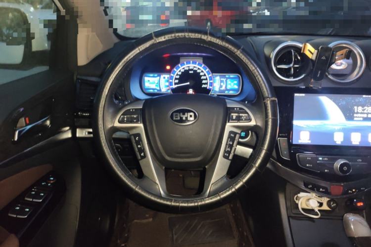 Used BYD S7 2017 2.0T Automatic Luxury Model Steering Wheel