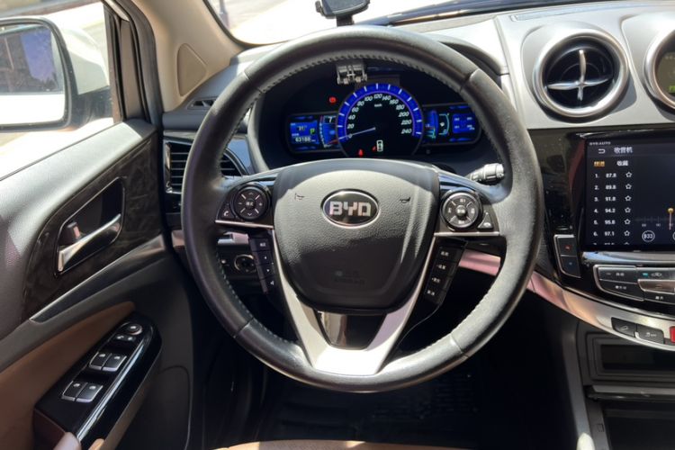 Used BYD S7 2017 2.0T Automatic Prestige Edition Steering Wheel