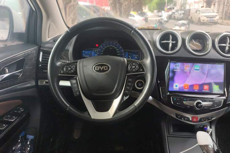 Used BYD S7 2017 2.0T Automatic Prestige Edition Steering Wheel