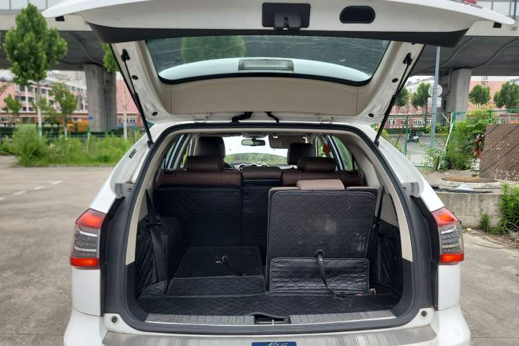 Used BYD S7 2017 2.0T Automatic Prestige Edition Trunk