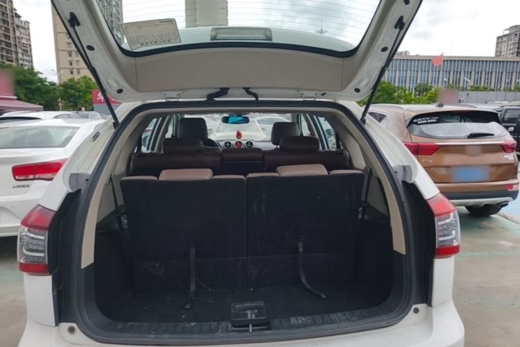 Used BYD S7 2017 2.0T Automatic Prestige Edition Trunk