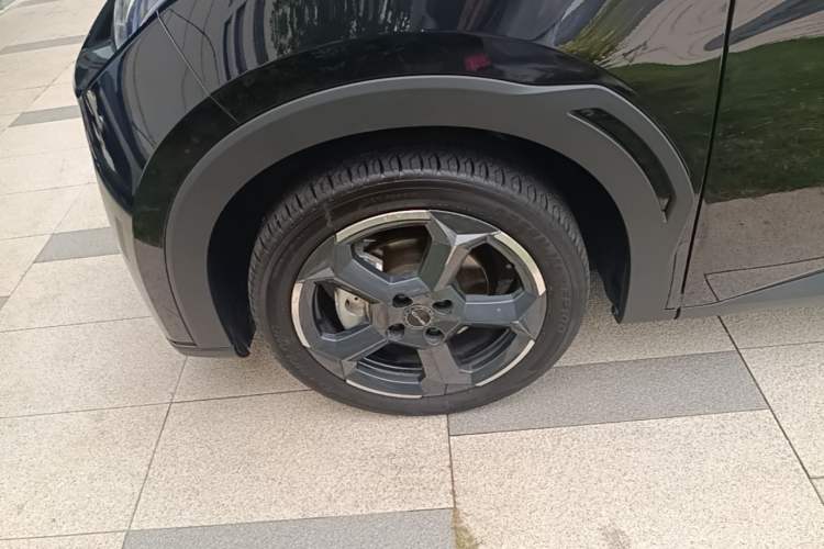 Used BYD Seagull 2023 Flying Edition Left Front Wheel Hub