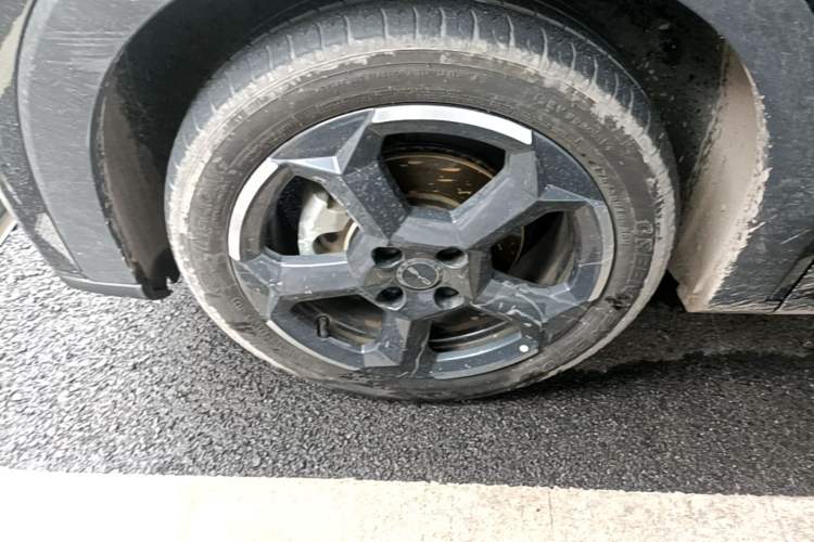Used BYD Seagull 2023 Free Edition Left Front Wheel Hub