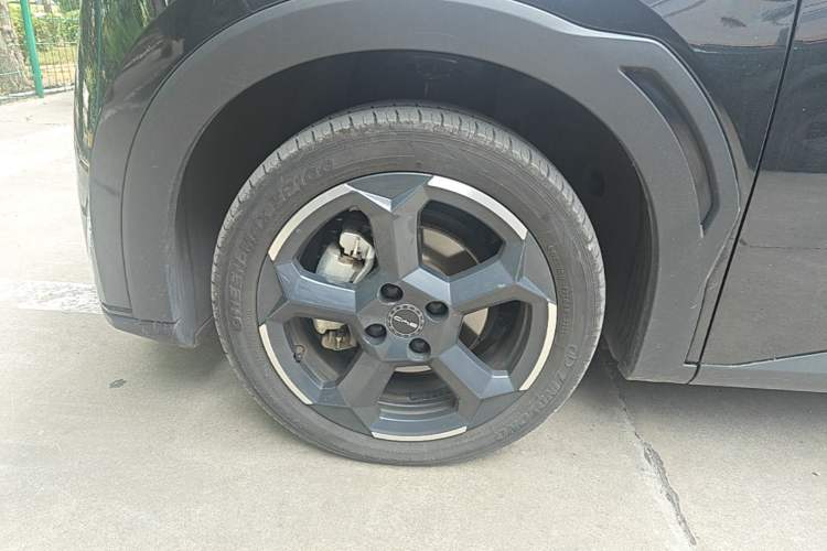 Used BYD Seagull 2023 Free Edition Left Front Wheel Hub