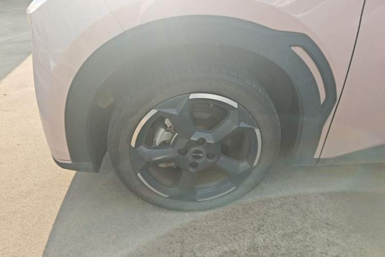 Used BYD Seagull 2023 Free Edition Left Front Wheel Hub