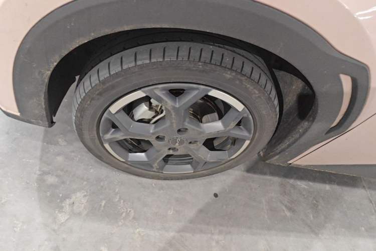 Used BYD Seagull 2023 Free Edition Left Front Wheel Hub