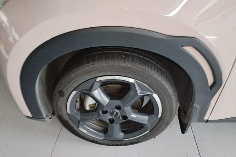 Used BYD Seagull 2023 Flying Edition Left Front Wheel Hub