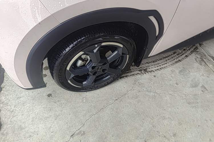 Used BYD Seagull 2023 Flying Edition Left Front Wheel Hub