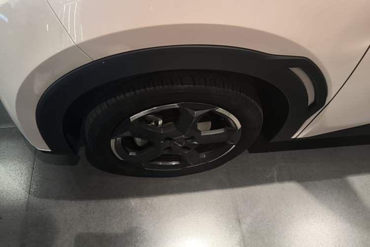 Used BYD Seagull 2023 Free Edition Left Front Wheel Hub