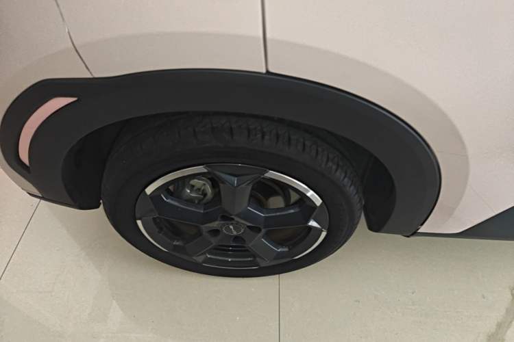 Used BYD Seagull 2023 Flying Edition Right Rear Wheel Hub