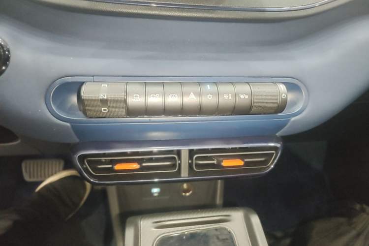 Used BYD Seagull 2023 Flying Edition Audio And AC Panel