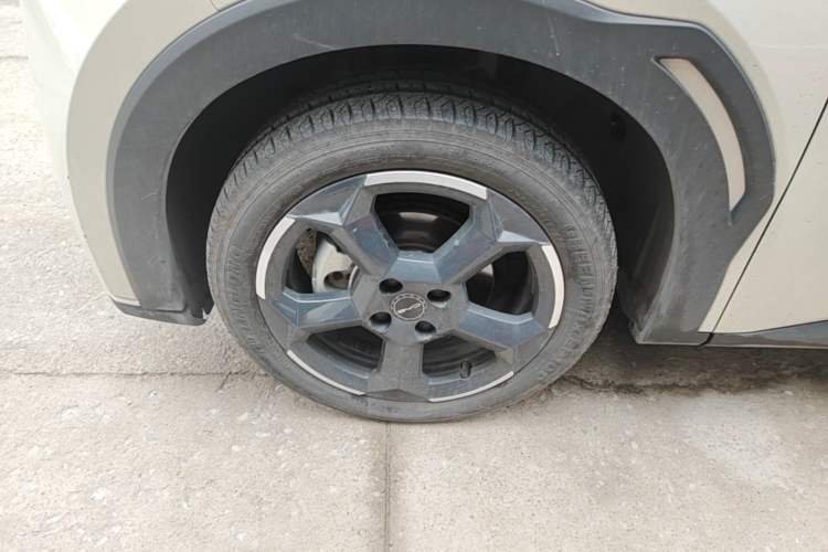 Used BYD Seagull 2023 Flying Edition Left Front Wheel Hub