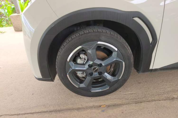 Used BYD Seagull 2023 Free Edition Left Front Wheel Hub